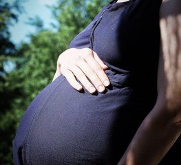 怀孕亲子鉴定需要女方什么东西？
